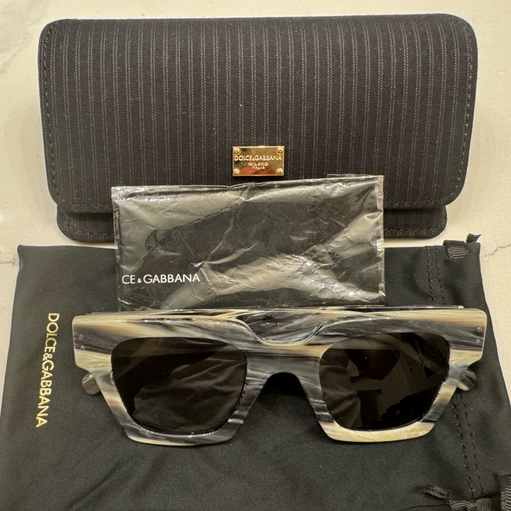 Dolce & Gabbana Sleek Grey VR AR Set with Accessories
